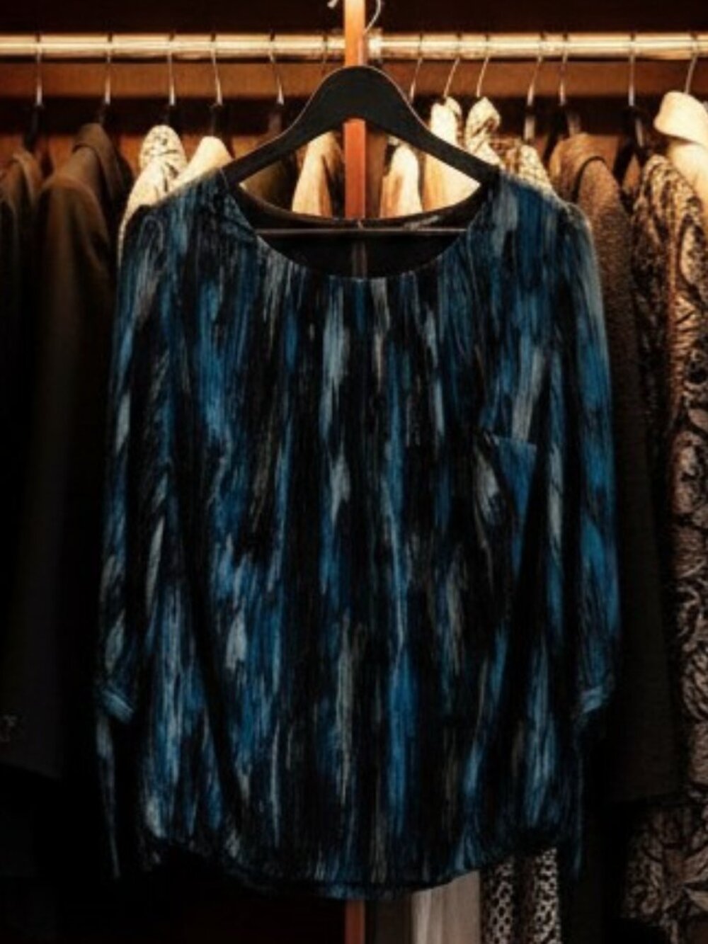 Pretty flowy Roz & Ali blouse